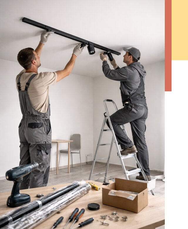 Установка трековых светильников в натяжной потолок в Краснодаре от 4334 руб. | ОТДЕЛОЧНИК-Ксд