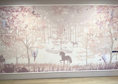 Поклейка фотообоев в детской